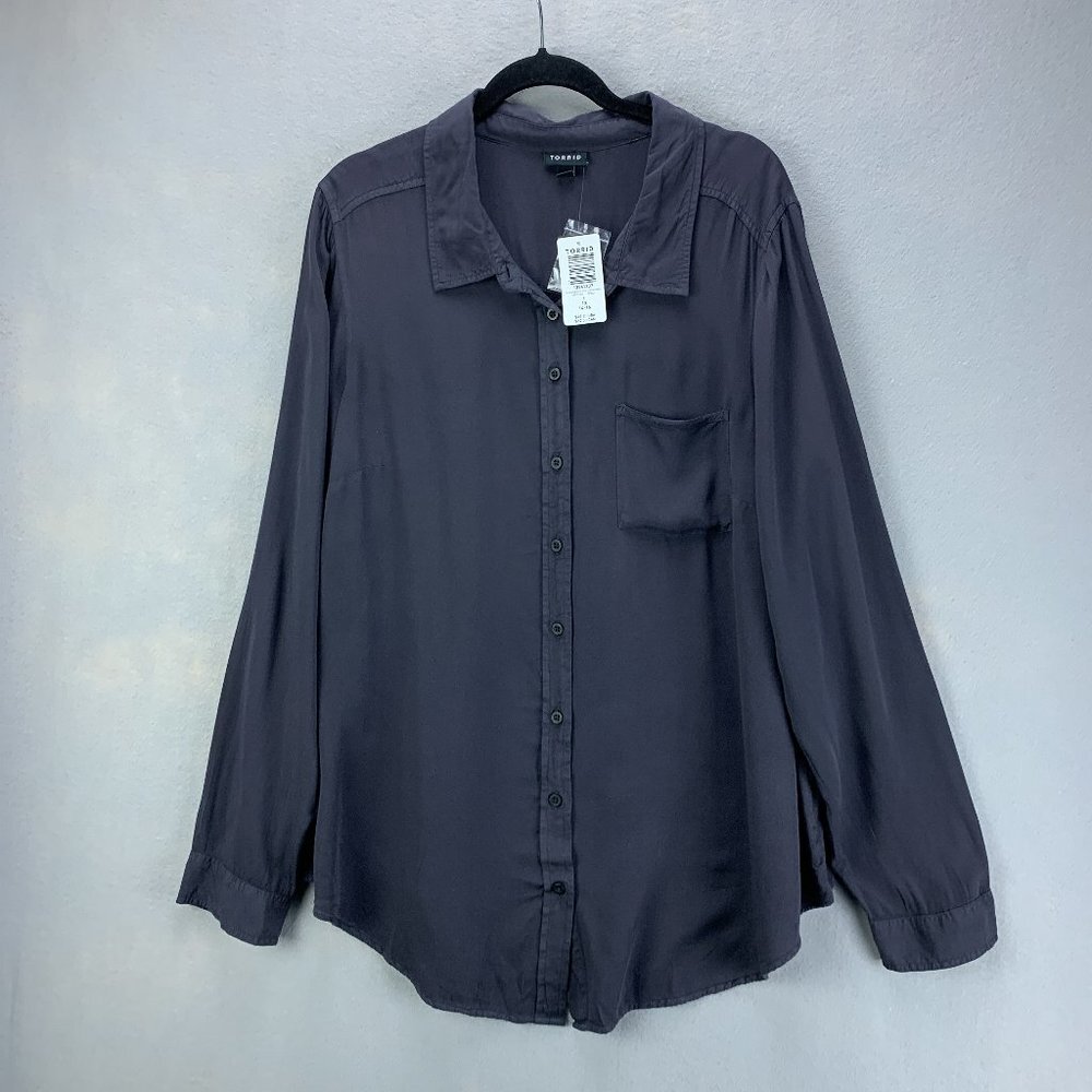 Torrid Blouse Womens 1 14/16 Gray Button Up Flowy Rayon Woven Long Sleeve Pocket
